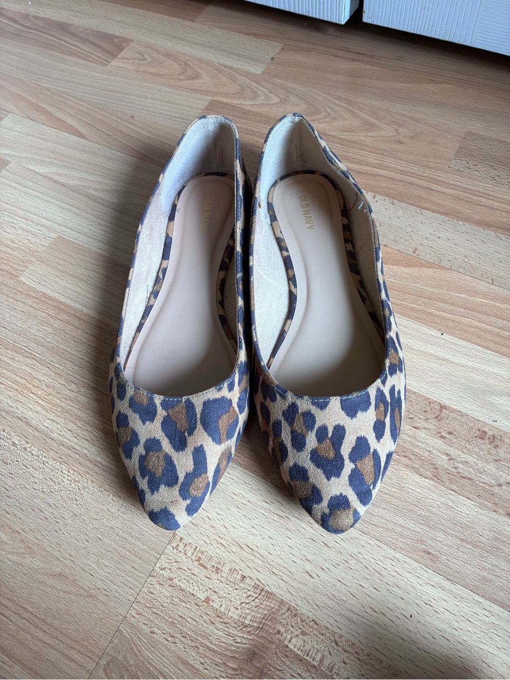 Leopard Print Pointed Toe Women’s Flats